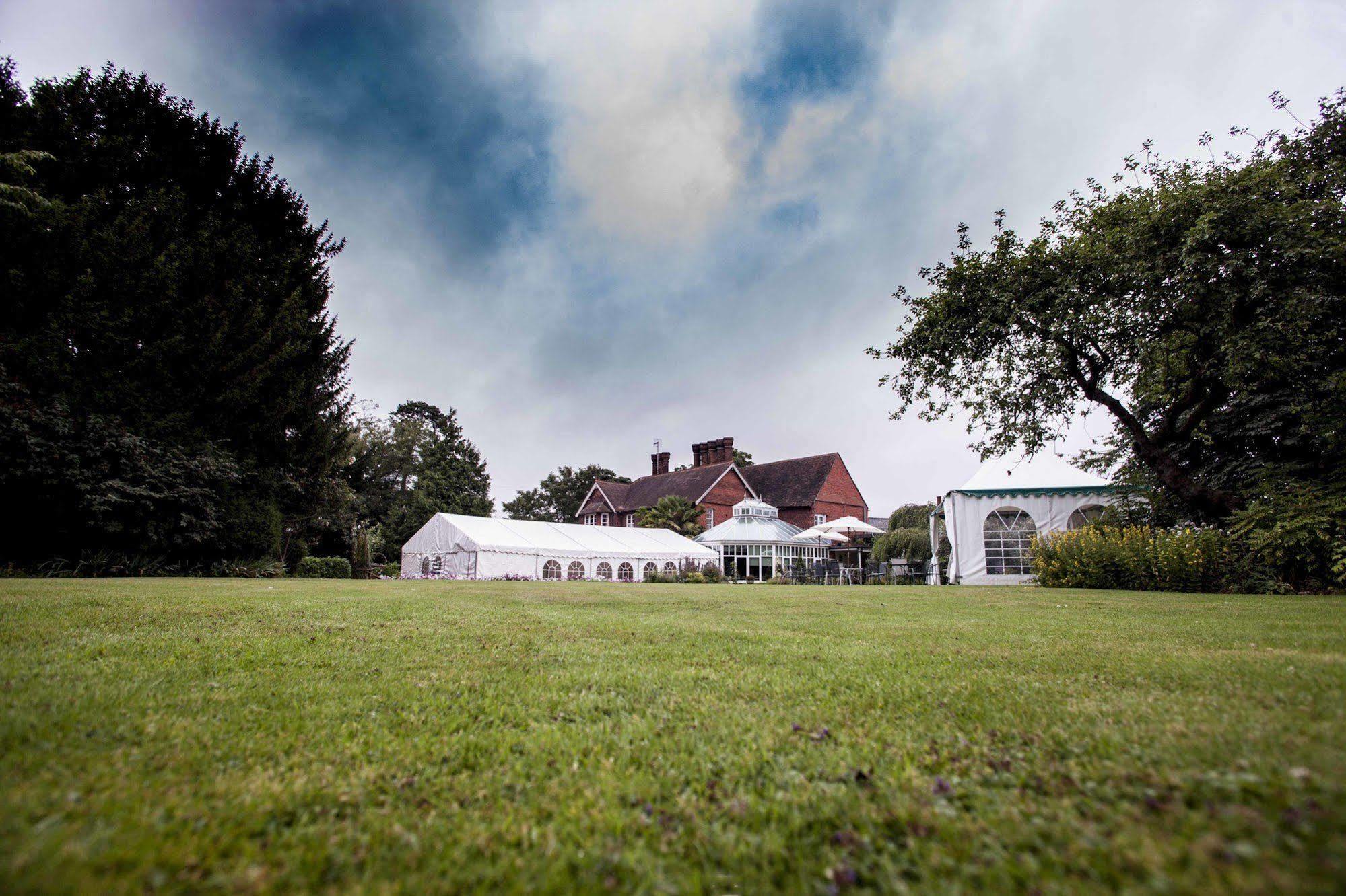 The Farmhouse At Redcoats Стивенэйдж Экстерьер фото